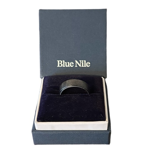 Blue Nile Matte Ring in Black Titanium and Tantalum sz. 10 - Picture 4 of 5